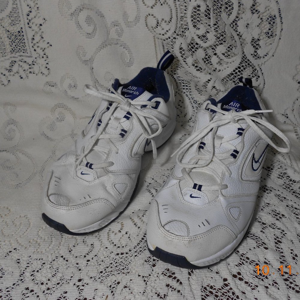NIke Air Monarch